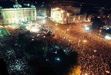 Σε γενική απεργία καλεί το γιουγκοσλαβικό λαό η αντιπολίτευση
