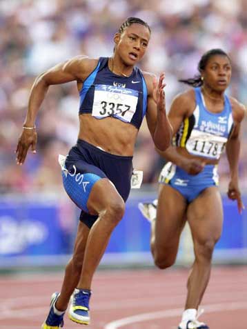 Ανίκητη και στα 200μ. η Μάριον Τζόουνς πήρε το δεύτερο χρυσό μετάλλιο