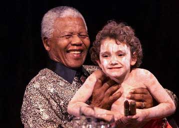 Συνεργασία Μαντέλα και Σπίλμπεργκ σε διαφημιστική εκστρατεία της Unicef