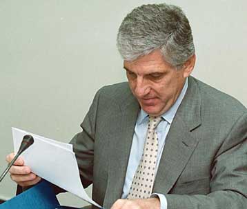 Κλειστά επαγγέλματα και ιδιωτικοποιήσεις στην ατζέντα του Γ.Παπαντωνίου