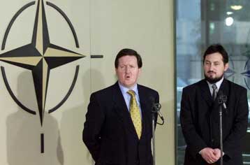 Σύσφιξη των σχέσεων με το ΝΑΤΟ επιδιώκει ο πρωθυπουργός της ΠΓΔΜ