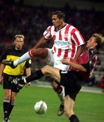 Πήρε… κεφάλι για την πρόκριση ο Ολυμπιακός επί της Χεέρενβεν 2-0