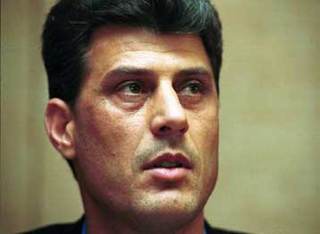 Με νέο πόλεμο στο Κοσσυφοπέδιο απειλεί τους Σέρβους ο Χασίμ Θάτσι