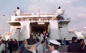 Οκτώ επιπλέον διασωθέντες του Σάμινα περισυνελέγησαν από τους Βρετανούς – Δίωξη κατά του πλοιάρχου