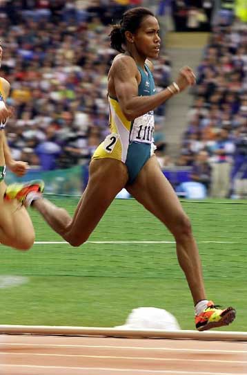 Ραντεβού στον ημιτελικό των 200μ. γυναικών έδωσαν η Φρίμαν και η Τζόουνς