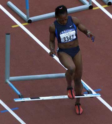 Η μοίρα δεν ήθελε την Ντίβερς Ολυμπιονίκη <I>Πάλι σκόνταψε στα εμπόδια και αποκλείστηκε</I>