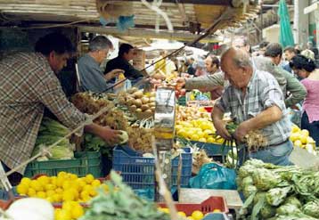 Χωρίς καύσιμα πολλές περιοχές της χώρας<I>Ελλείψεις και σε νωπά προϊόντα</I>
