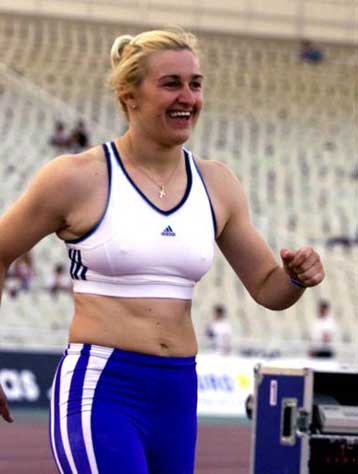 Στον τελικό της σφαιροβολίας η Πόπη Ουζούνη με την πρώτη της βολή