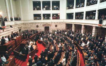 Ορκίστηκαν οι νέοι βουλευτές του ΠΑΣΟΚ και της ΝΔ