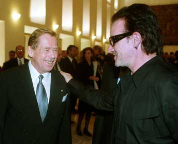 Ο Μπόνο στην Πράγα