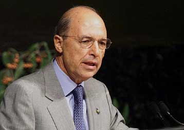 Δυσφορία Σημίτη για τις εξελίξεις στο ΠΑΣΟΚ<I>Σήμερα συναντάται με τον Κ.Σκανδαλίδη</I>