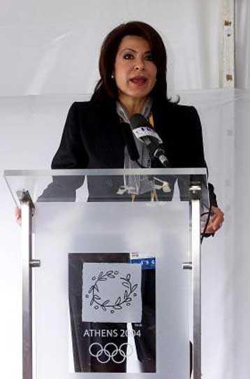 Οι Αυστραλοί έβαλαν ψηλά τον πήχη για το 2004, εκτιμά η Γ.Αγγελοπούλου<I>«Να μείνουν στην άκρη ο