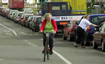 Την αποδέσμευση των αποθεμάτων πετρελαίου θα εξετάσει και η ΕΕ