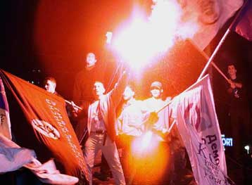 Τέλος εποχής Μιλόσεβιτς</i>