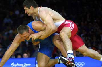 Τέταρτος Ολυμπιονίκης ο Κώστας Θάνος <I>Εχασε 3-1 από τον Λόουνεϊ </I>