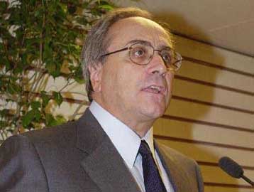 Κατάργηση του υπουργείου Τύπου ζήτησε ο Ν.Κωνσταντόπουλος