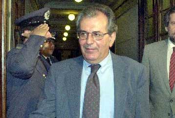 Η κυβέρνηση δεν χρησιμοποίησε τα Ταμεία για να στηρίξει το ΧΑΑ, δηλώνει ο Ν.Φαρμάκης