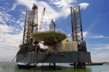 Ωφέλησε αλλά και θορύβησε η χρήση μέρους των αποθεμάτων πετρελαίου των ΗΠΑ