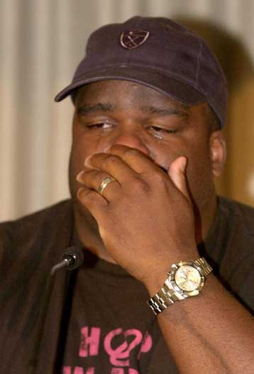 Δακρυσμένος ο Σι Τζέι Χάντερ δήλωσε ότι κάνει στίβο για να ταξιδεύει σε όλο τον κόσμο