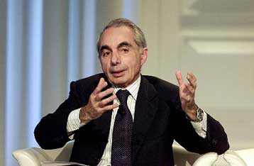 Ο Αμάτο ορίζει τον Ρουτέλι υποψήφιο της Κεντροαριστεράς στην Ιταλία για τις επόμενες εκλογές