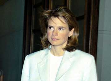 Καμία αύξηση στις τιμές των φαρμάκων, δηλώνει η Μιλένα Αποστολάκη