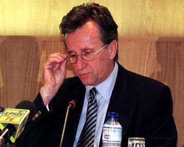 Συγκράτηση των δαπανών στο νέο προϋπολογισμό ζήτησε από το Γ.Δρυ ο πρωθυπουργός