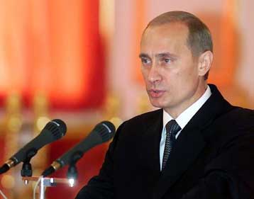 Σρέντερ και Πούτιν συνομιλούν… επί παντός επιστητού στη Μόσχα