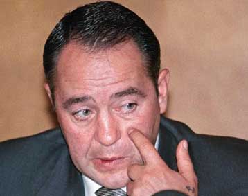 Βρόμικο παιχνίδι πίσω από την πώληση της Media-MOST καταγγέλλει ο Ρώσος μεγιστάνας των ΜΜΕ Γκουζίνσκ