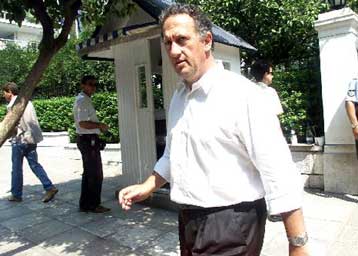 Διαύλους συνδιαλλαγής ανοίγουν Κράτος και Εκκλησία