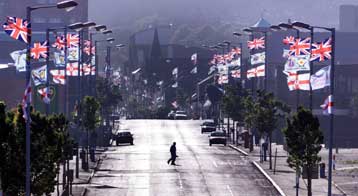 Ενταση ξανά στη Β.Ιρλανδία, μετά την ανακάλυψη της σορού ενός άνδρα