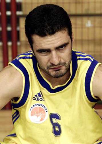 Κάταγμα στα πλευρά ο Αλέξης Παπαδάτος του Περιστερίου, θα μείνει ένα μήνα εκτός αγώνων