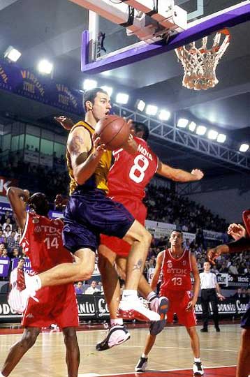 Φήμες θέλουν τον Γκούροβιτς να έχει μεταγραφτεί στην ΑΕΚ