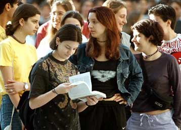 Αλλάζει η βαθμολόγηση των μαθητών του Γυμνασίου σε Αρχαία, Ιστορία και Νεοελληνική Γλώσσα