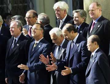 Θα στηρίξουμε το ευρώ, δεν θα μειώσουμε τους φόρους του πετρελαίου, δηλώνουν οι ηγέτες της G7