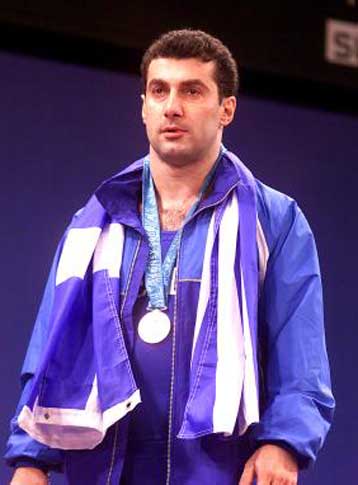 Χρυσό μετάλλιο ο Κακιασβίλι στα 94κ. <I>«Εκανε ματ» στον Κολέτσκι, ανεβάζοντας την μπάρα στα 230