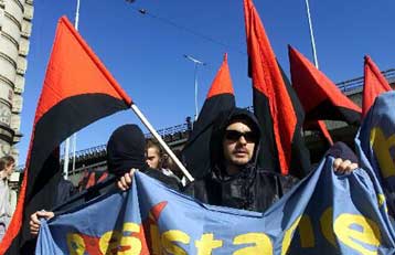 Ευρώ και πετρέλαιο στο επίκεντρο της συνόδου της G7 στην Πράγα