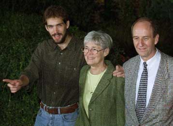 Οι απελευθερωθέντες όμηροι της Αμπού Σαγιάφ ερίζουν για τα τηλεοπτικά δικαιώματα