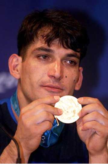 Συγχαρητήρια τηλεγραφήματα απέστειλαν σε Δήμα και Θάνου οι Κ.Σημίτης και Κ.Καραμανλής