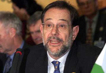 Tην απέλαση Ευρωπαίων δημοσιογράφων από τη Γιουγκοσλαβία καταγγέλλει η ΕΕ