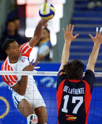 Η Γιουγκοσλαβία επέστρεψε δριμύτερη στο βόλεϊ <I>H Ιταλία 3-1 τη Ρωσία, η Κορέα 3-2 τις ΗΠΑ</I>