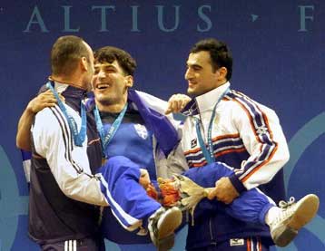 Ατλαντας ο Δήμας – Πήρε το χρυσό μετάλλιο έπειτα από συγκλονιστική προσπάθεια