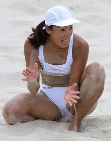 Νοκ άουτ τα δύο ζευγάρια των ΗΠΑ, φαβορί για το χρυσό στο μπιτς βόλεϊ γυναικών