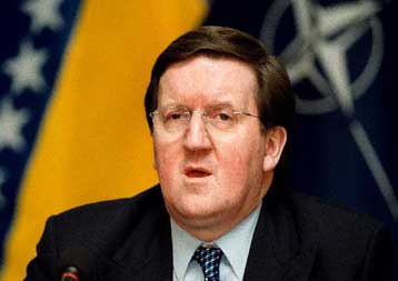 Το ΝΑΤΟ προειδοποιεί τον Μιλόσεβιτς για συνέπειες σε περίπτωση νοθείας στις εκλογές