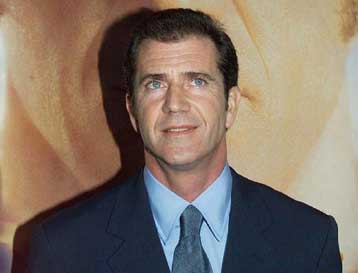 Θεατρικός «Αμλετ» από τον Μελ Γκίμπσον με πρωταγωνιστή τον Ρόμπερτ Ντάουνι Τζ.