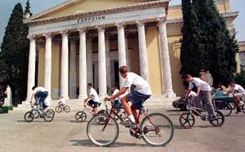 Δεν «χωρούν» οι ποδηλάτες στην Αθήνα