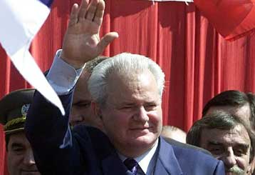 Εως τα μέσα του 2001 μπορεί να παραμείνει στην εξουσία ο Μιλόσεβιτς