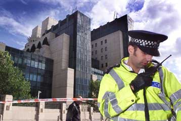 Βρέθηκε ο εκτοξευτήρας της ρουκέτας που έπληξε το κτίριο της MI6