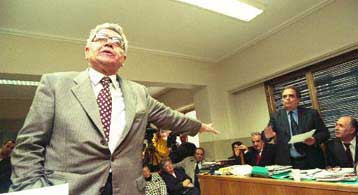 Εκτός κοινοβουλευτικής ομάδας του ΠΑΣΟΚ ο Β.Κεδίκογλου