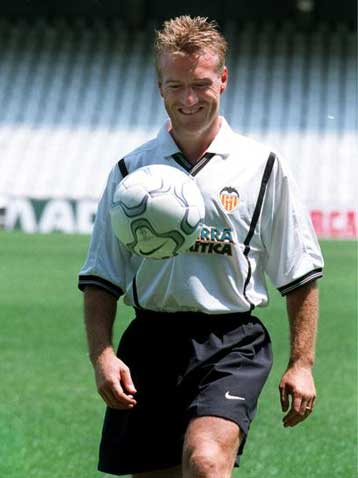 Με «σουβενίρ» μία θλάση στο αριστερό πόδι επέστρεψε από την Ολλανδία ο Ντιντιέ Ντεσάμπ