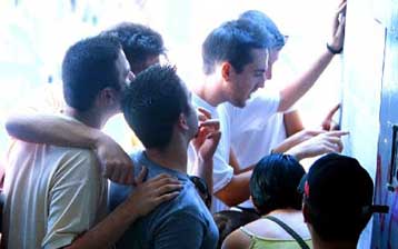 Αναρτήθηκαν στα περισσότερα σχολεία οι πίνακες με τα ονόματα των επιτυχόντων